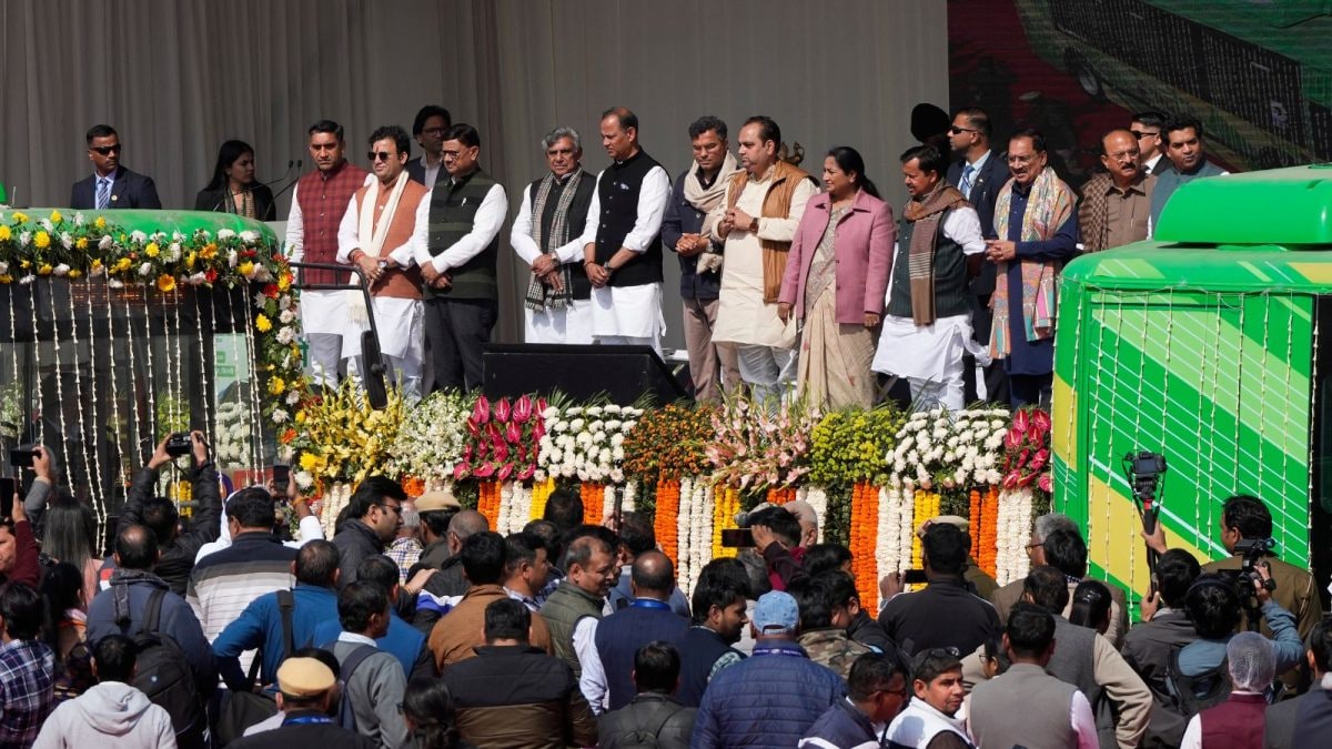 Delhi CM Rekha Gupta Launches 500 EV Buses, DTC Fleet Touches 4,286