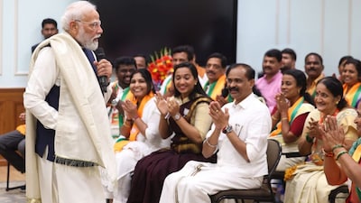 PM Modi met Kerala BJP Panchayat members, Municipality members and members of corporations. (X/@narendramodi)