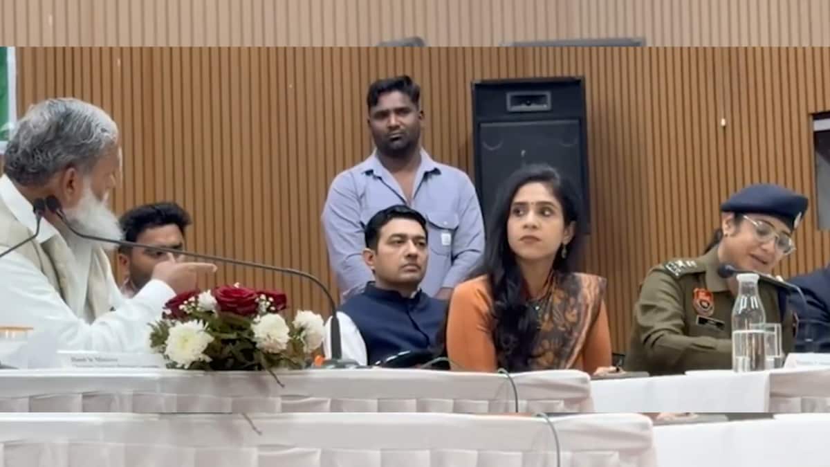 Anil Vij Orders Suspension After Clash With Kaithal SP Over Land Fraud | Watch