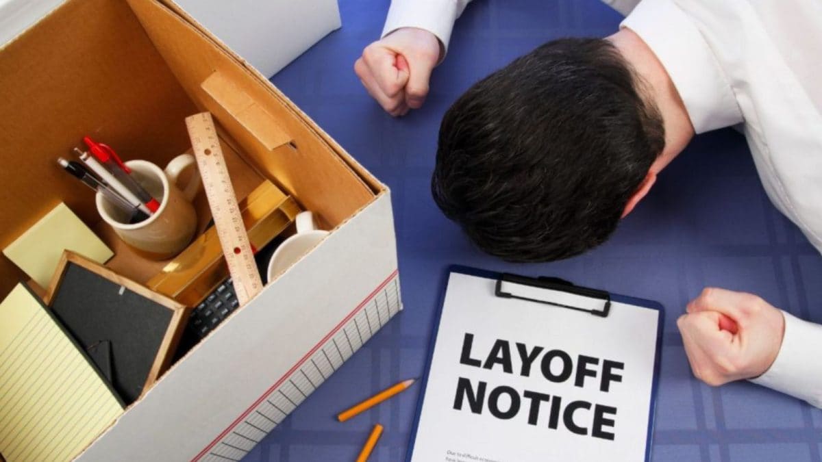 Hope Against Odds: WaPo Layoffs Crush Journalists, Warzone Car-Desk Photos Rally Fans To Ditch Paper