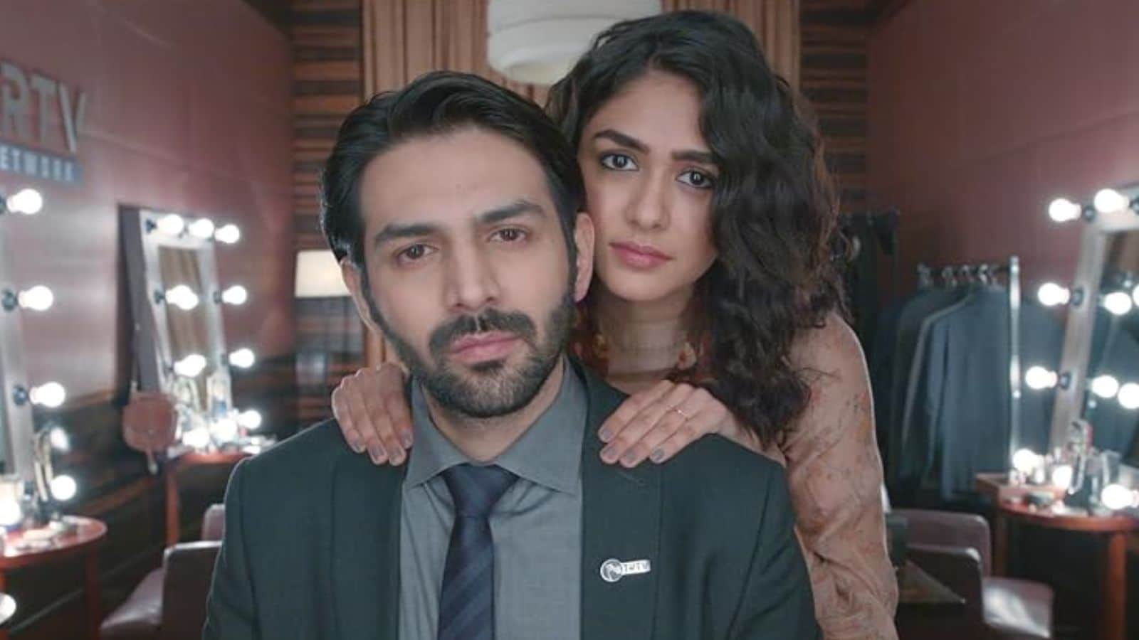 Her transition to digital platforms came with Dhamaka, starring Kartik Aaryan. The film expanded her reach among streaming audiences and flexibility in developing formats. By this stage, she had established herself as a consistent performer across theatrical and OTT releases.