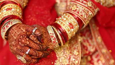 अमिताभ और जया बच्चन: 50 साल का प्यार, बलिदान और बॉलीवुड का अमर रोमांस.