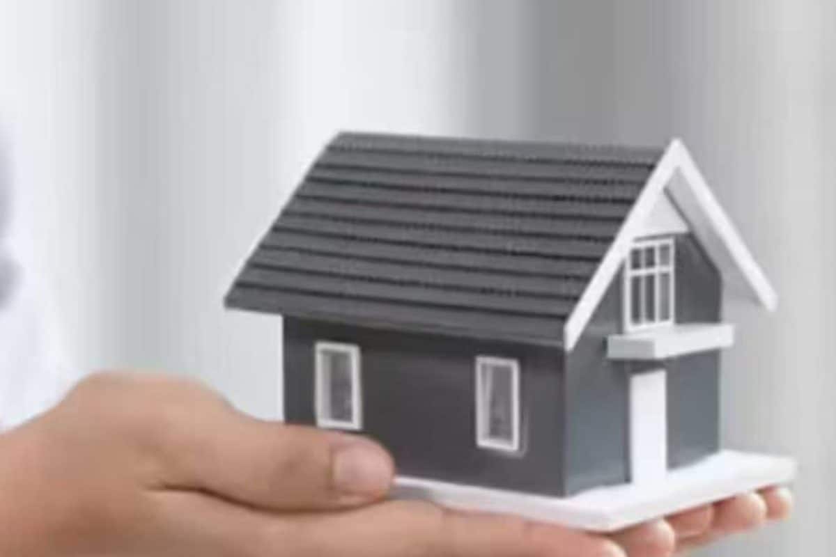 Rs 70,000 EMI vs Rs 40,000 Rent: Homebuying Dilemma Explained