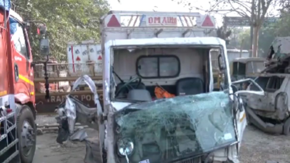 2 Killed, 3 Injured In Road Accident On Meerut-Delhi Expressway | Noida ...