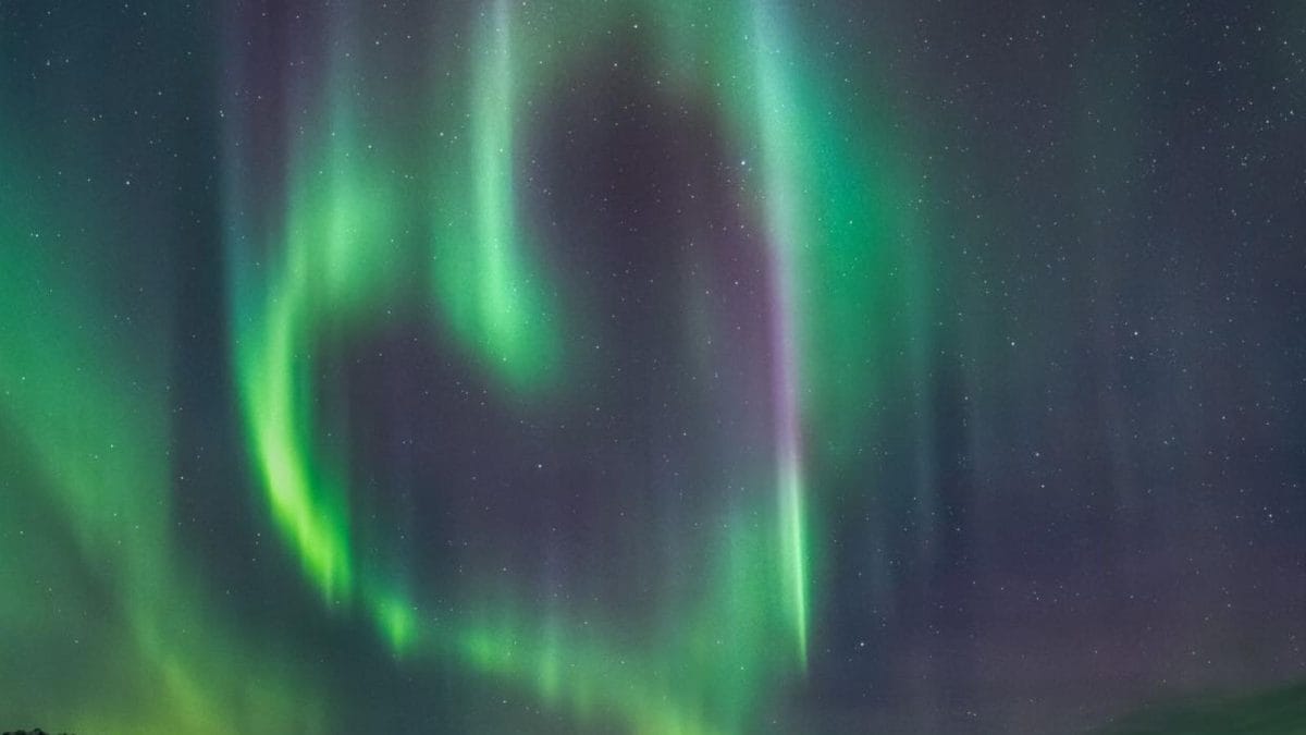 Explaining Norway’s Northern Lights ‘Glowing Heart’ Pheno...