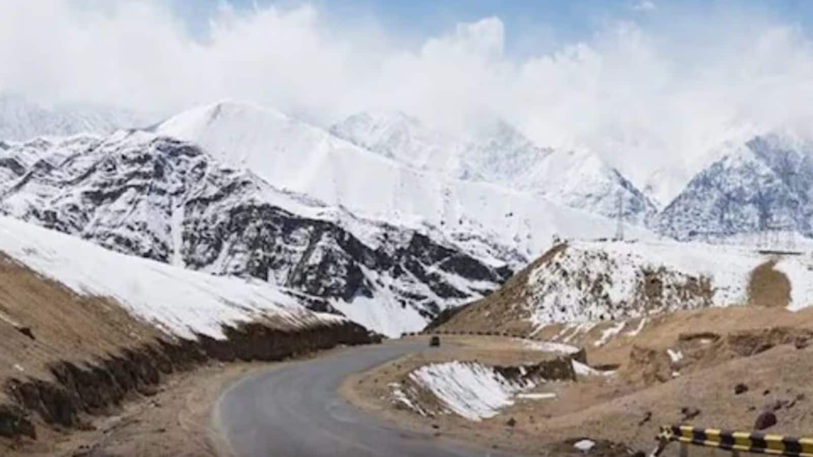 In 1971, a remote village in Ladakh became the focus of a daring military operation. Turtuk, located at nearly 11,000 feet along the Shyok River, had been under Pakistani control since the 1947-48 war. The village left on the other side of the Line of Control (LOC). For over two decades, it remained cut off from India. That changed during the Indo-Pak war of 1971 when Indian forces moved to reclaim it. Turtuk lies between the Karakoram Range and the Himalayas, southwest of the Siachen Glacier. Due to its position near the Saltoro Ridge and the Shyok Valley, it holds military value. During the 1971 war, an operation resulted in Turtuk returning to Indian control after 23 years.