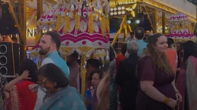 The foreigners loved the song and danced in the baraat. (Photo Credit: Instagram/foreigners_reaction_in_india)