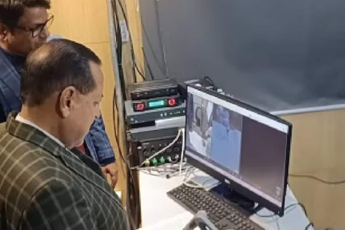 Medical Breakthrough: AIIMS Doctors Sitting In Delhi Perform Ultrasound On Patient In Antarctica