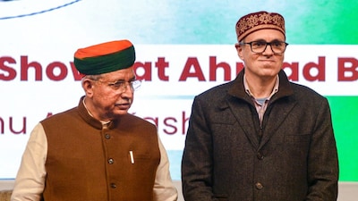 Union minister Arjun Ram Meghwal with Jammu and Kashmir CM Omar Abdullah during the Regional Workshop on Tele-Law Activities, at SKICC in Srinagar on February 17, 2026. (Image: PTI)