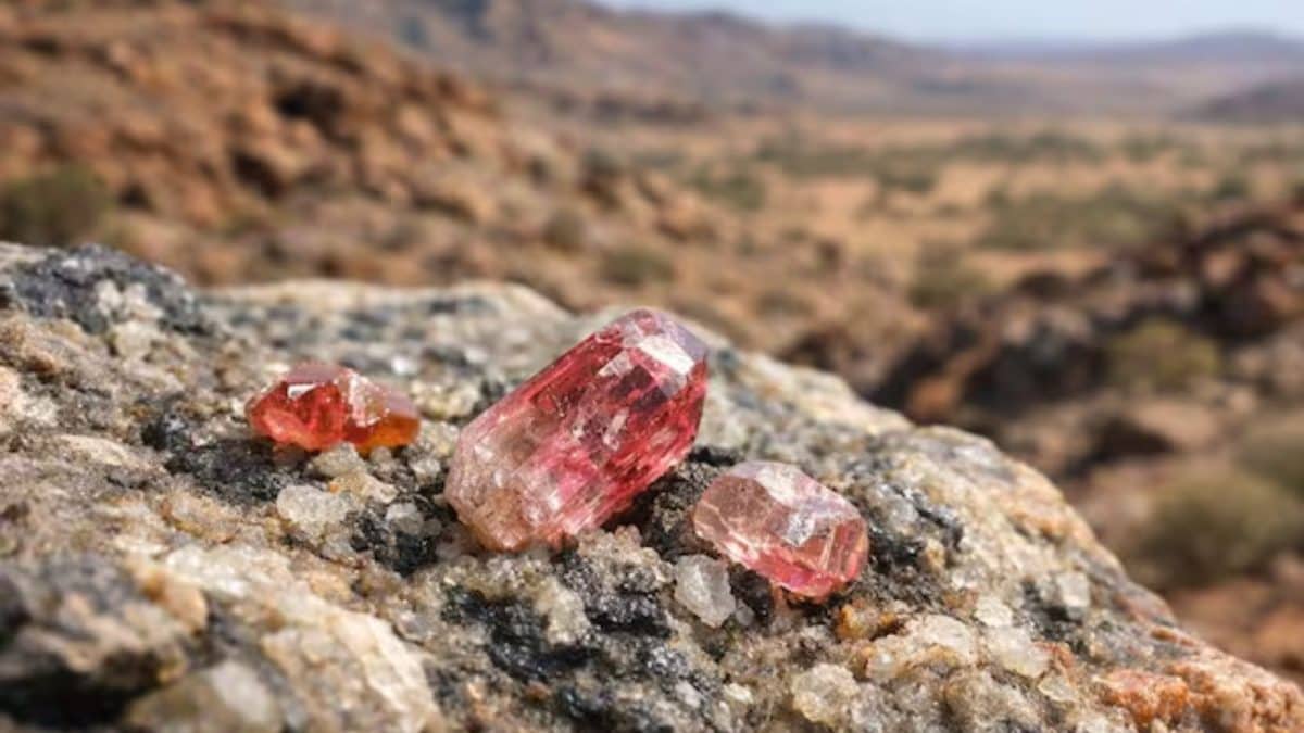 4.4-Billion-Year-Old 'Black Box' Found, May Contain Secrets Of Earth's Earliest Days