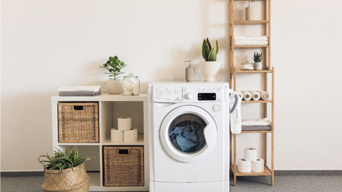 Delhi CEO Says Front-Load & Top-Load Detergents Aren’t The Same, Internet Asks: ‘Balti Ke Liye Kaunsa?’