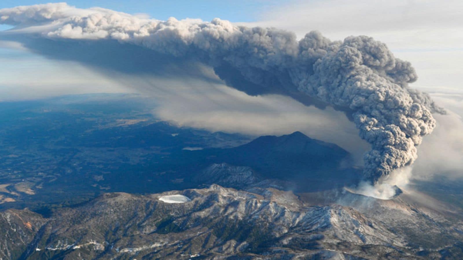 As the 747 approached for landing, another complication emerged. The volcanic ash had sandblasted the windscreen, which left it almost opaque. Visibility was reduced to a narrow strip at the edge of Moody’s window. There was no instrument-landing system available on the runway they were approaching. From that limited view, he guided the aircraft down and completed the landing safely despite engines that were still not fully reliable.