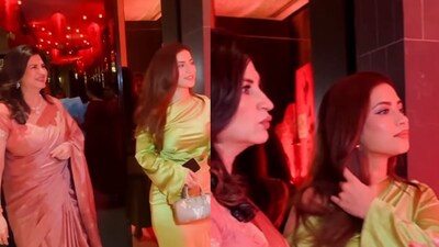 Kunickaa Sadanand reunites with Natalia and Nagma Mirajkar. (Photo Credit: Instagram/viralbhayani)