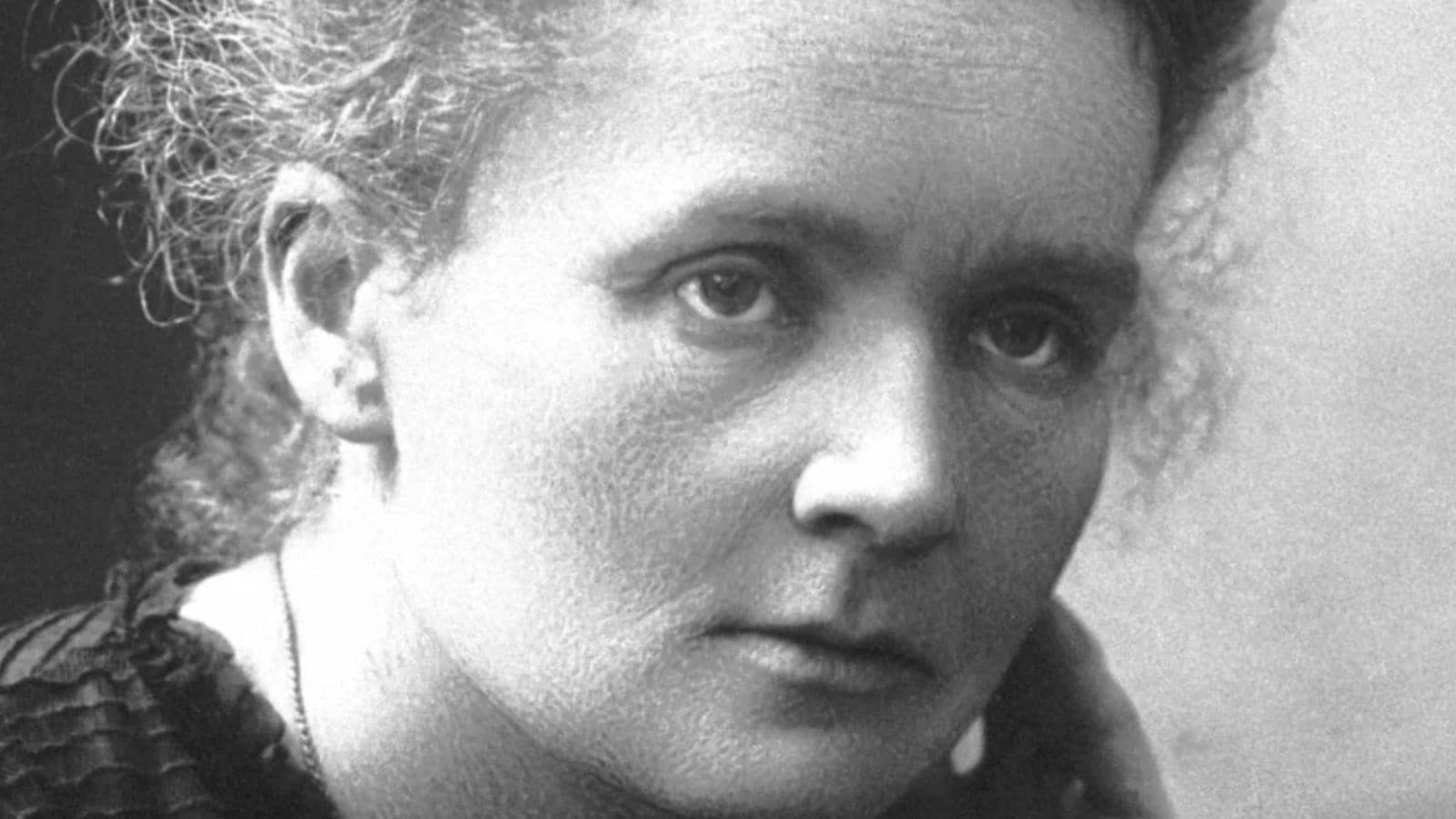 Marie Curie openly expressed her views on the matter. She believed that scientific research should not be driven by profit. Taking out a patent, in her view, would have been “contrary to the scientific spirit.” She felt that knowledge should remain accessible to res Marie Curie openly expressed her views on the matter. She believed that scientific research should not be driven by profit. Taking out a patent, in her view, would have been “contrary to the scientific spirit.” She felt that knowledge should remain accessible to res