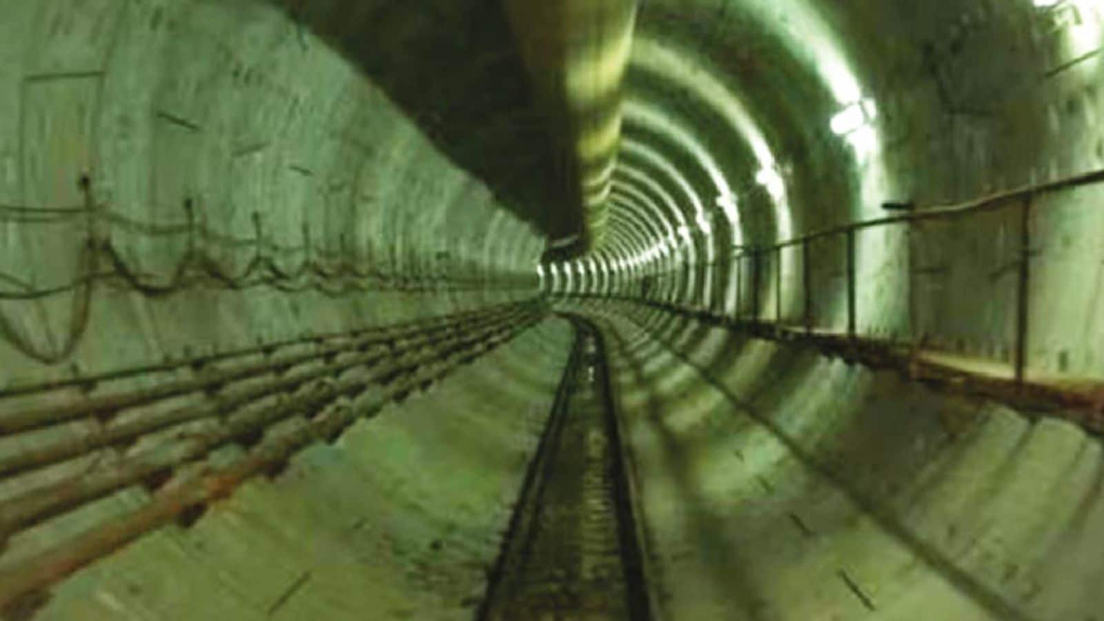 The total project length is 33.77 kilometres and it will be developed under the Engineering, Procurement and Construction (EPC) mode. Out of the total cost, the civil construction component is at Rs 11,982.36 crore, whereas the land acquisition is estimated at Rs 716.65 crore. The remaining cost contributes to the overall capital outlay of Rs 18,662.02 crore. The corridor will be access-controlled and designed as a four-lane greenfield highway. It directly connects Gohpur on NH-15 to Numaligarh on NH-715.