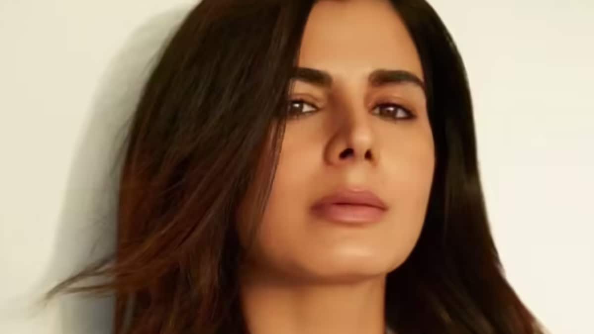 Kirti Kulhari To Appear As An Antagonist In Rakesh Sain’s Debut Film Chakor Ban | Bollywood News