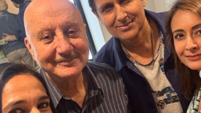 Tara Sharma also posed with Anupam Kher’s poster. (Photo Credit : Instagram)