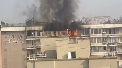 Fire breaks out in Suvidha Pearl Building at Vile Parle. (Photo: X)