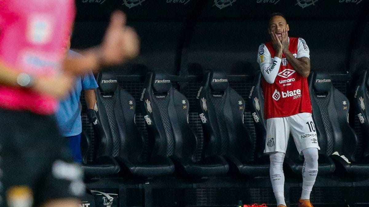 Neymar Slammed By Ex-Teammate For 'Messing Up' Santos FC: 'He Messes Up...'