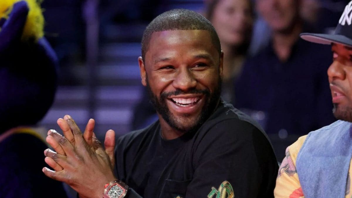Floyd Mayweather Jr. All Set For Comeback Following Mike Tyson Exhibition Buzz