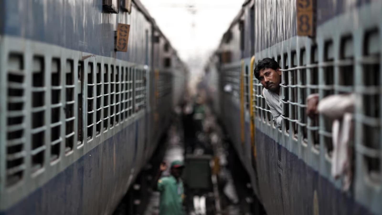 The outage took place on Wednesday, February 18 and reportedly peaked between 6:30 AM and 7:30 AM. Close to 20,000 complaints were registered during that window in India alone. Around 74 per cent of users reported trouble accessing the app, while 16 per cent cited video streaming failures. Many encountered repeated error messages while trying to refresh the platform. The spike gradually declined as services began stabilising. The outage took place on Wednesday, February 18 and reportedly peaked between 6:30 AM and 7:30 AM. Close to 20,000 complaints were registered during that window in India alone. Around 74 per cent of users reported trouble accessing the app, while 16 per cent cited video streaming failures. Many encountered repeated error messages while trying to refresh the platform. The spike gradually declined as services began stabilising.