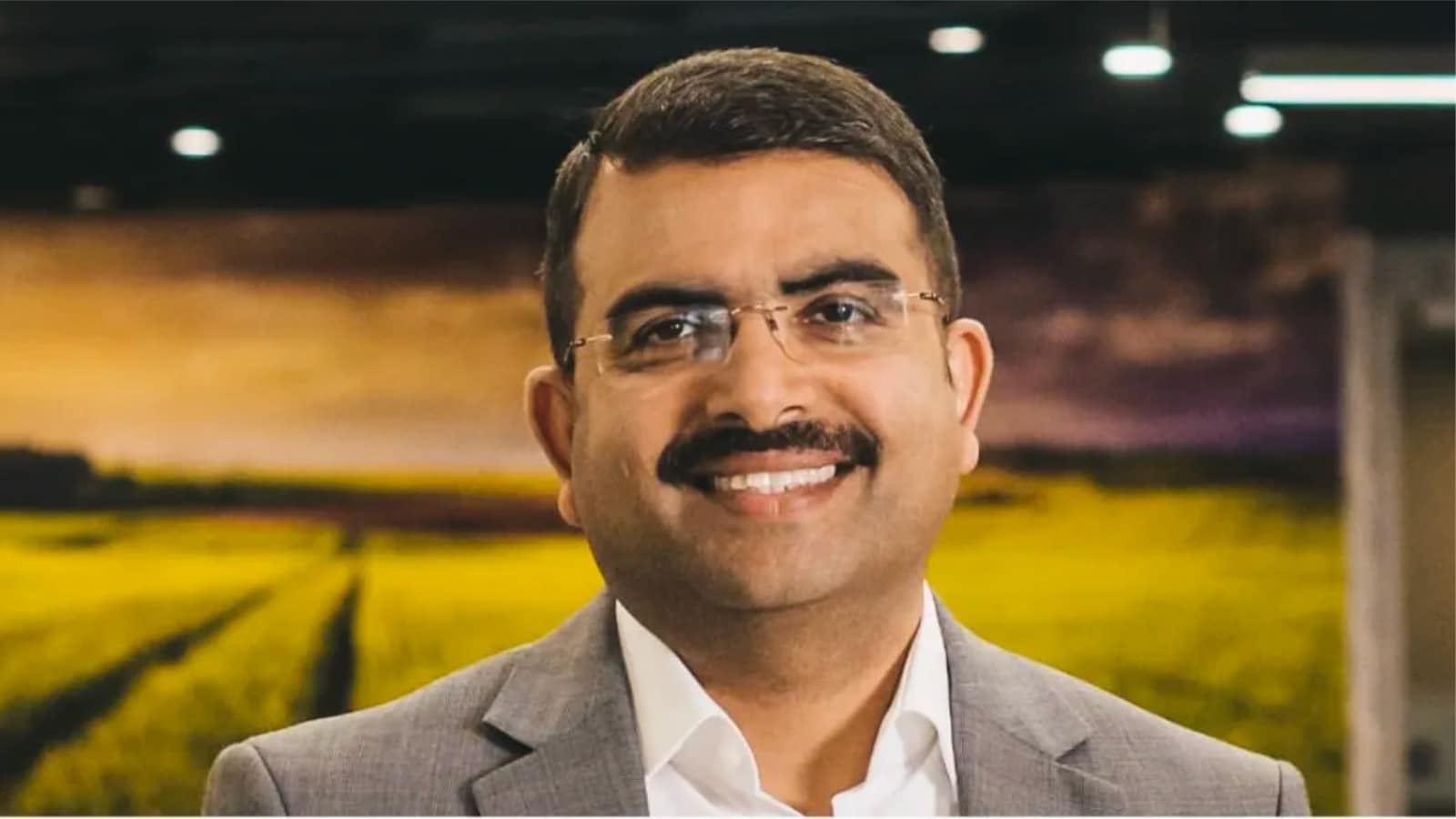 Qual é a formação educacional de Rishi Gupta? De acordo com o perfil de Gupta no LinkedIn, ele completou seus estudos na St. Xavier School em Delhi e obteve um B.Com na Shri Ram College of Commerce (SRCC). Ele também obteve diplomas do Institute of Cost Accountants of India e do Institute of Chartered Accountants of India. Qual é a formação educacional de Rishi Gupta? De acordo com o perfil de Gupta no LinkedIn, ele completou seus estudos na St. Xavier School em Delhi e obteve um B.Com na Shri Ram College of Commerce (SRCC). Ele também obteve diplomas do Institute of Cost Accountants of India e do Institute of Chartered Accountants of India.