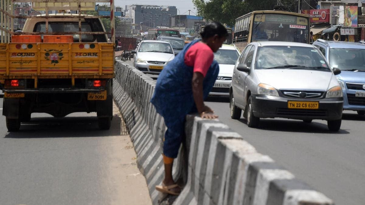 What Are The Local Risks? Distractions can lead to people tripping over uneven surfaces, colliding with vehicles or walking into traffic. This is common among two-wheeler drivers and pedestrians, resulting in accidents from momentary lapses in attention. 