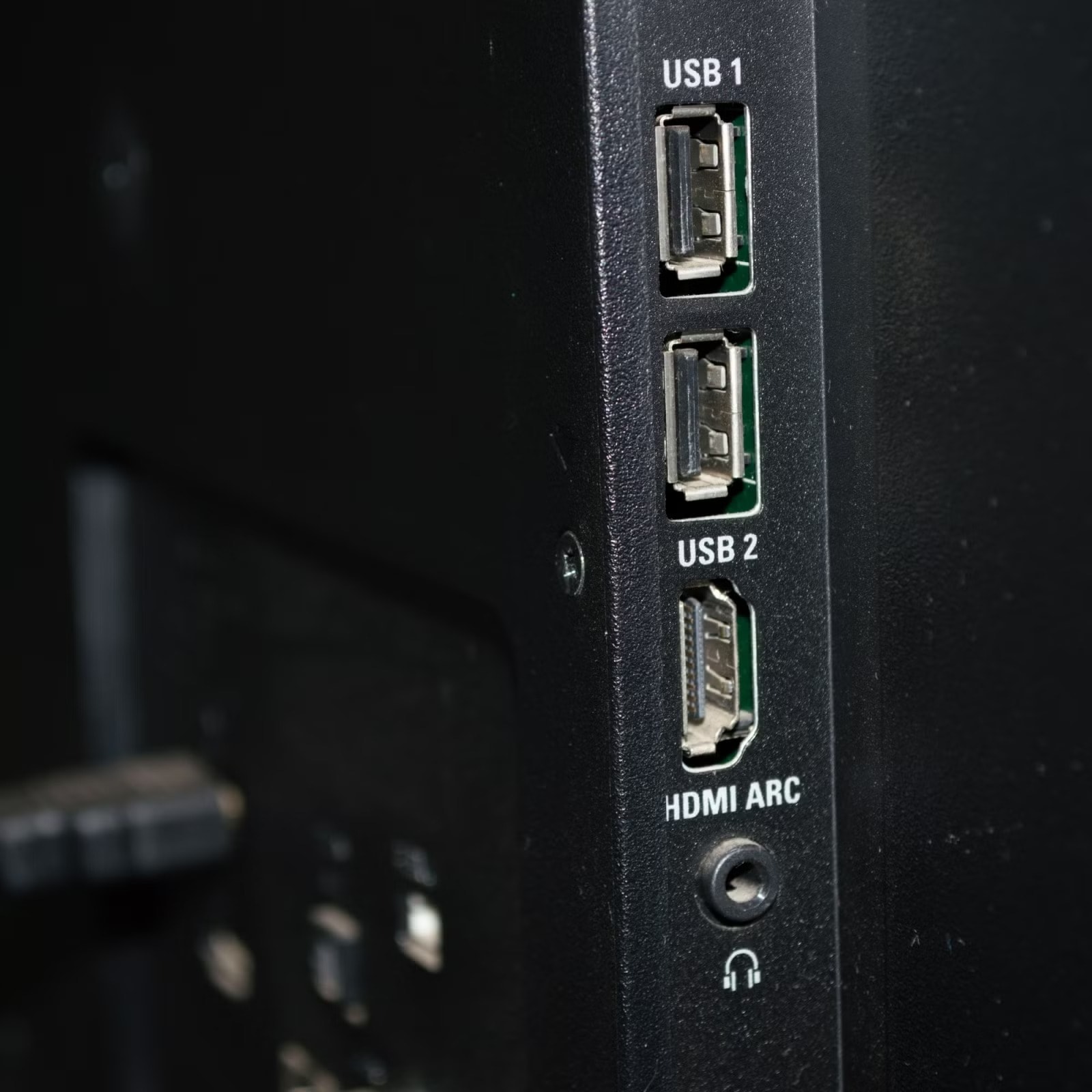 Most modern smart television sets come equipped with at least one USB port, yet many people do not know what it is for. That one port can help turn your TV into a more functional device, with features like storage and recording, and you can also plug in a mouse or keyboard to browse. 