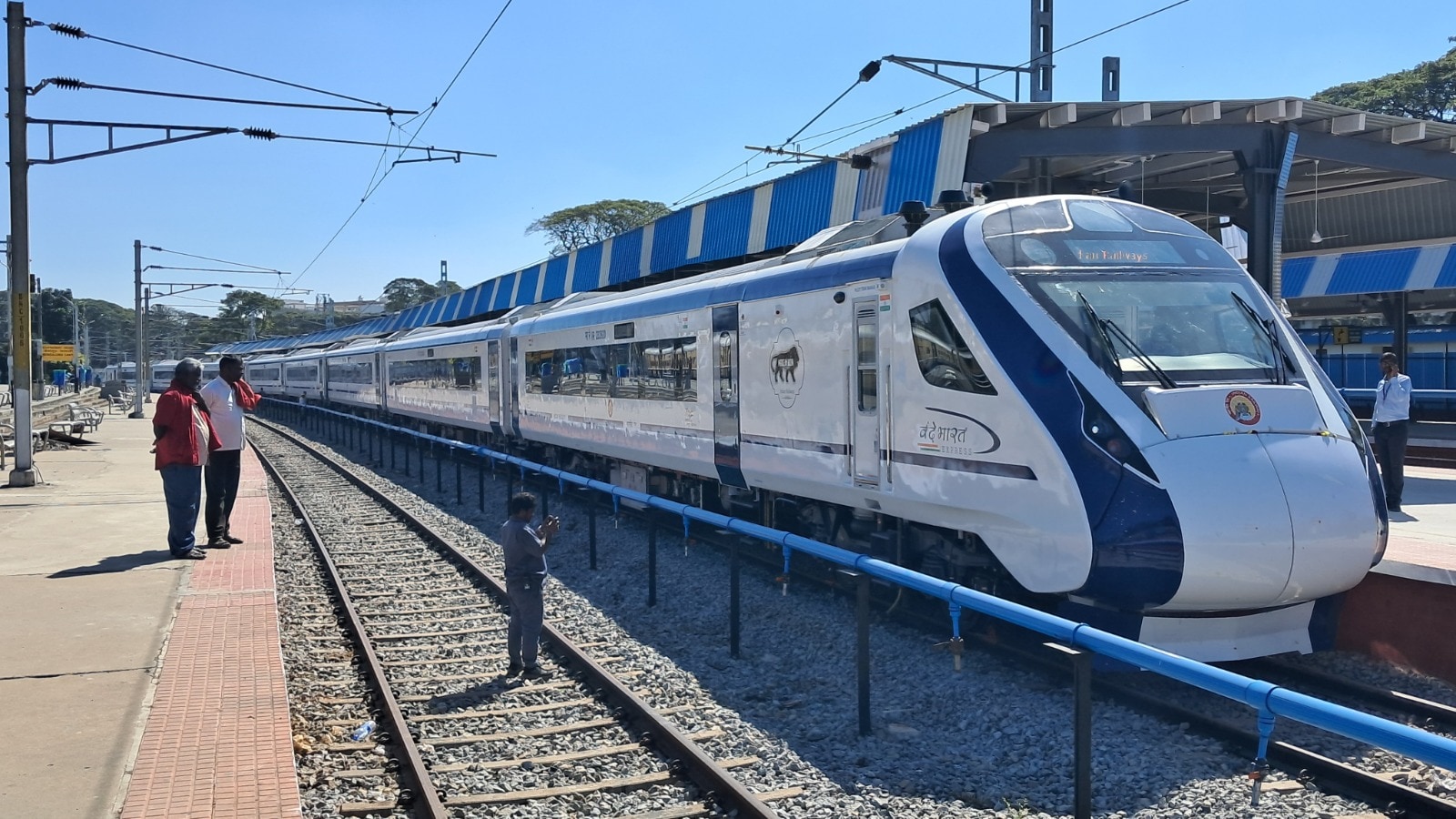 With the launch of the Udaipur-Asarwa (Ahmedabad) Vande Bharat Express, Indian Railways has decided to stop two existing Vande Bharat services. These trains currently run from Udaipur City to Agra Cantonment and Udaipur City to Jaipur. Officials reportedly say this change is part of a route rationalisation plan. Many regular passengers may need to adjust their travel plans.
