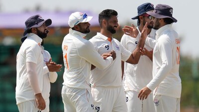 Auqib Nabi (center) played the starring role in J&K's maiden Ranji title. (PTI Photo)