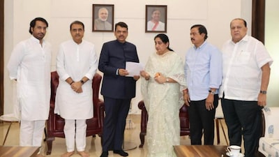 Sunetra Pawar joined in demanding a central investigation, submitting a representation to Chief Minister Devendra Fadnavis.