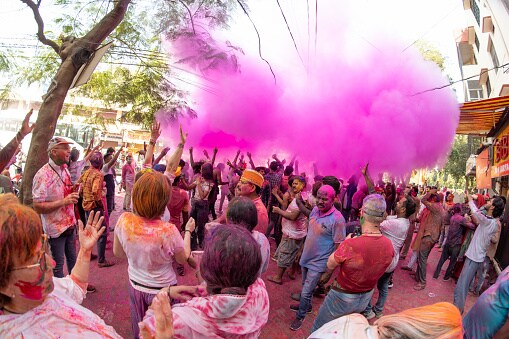 Varanasi: Imagine celebrating Holi on the ghats of the Ganges. In Varanasi, colours blend with devotion, chants, and centuries-old traditions. The celebration is raw, chaotic, spiritual, and deeply unforgettable—perfect for those seeking a meaningful Holi experience.