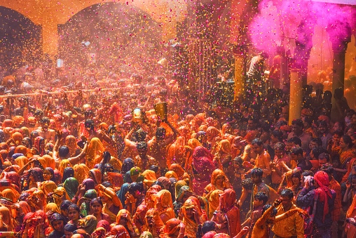Holi is more than just a festival—it’s an experience that transforms entire cities into vibrant celebrations of joy, music, and tradition. From spiritual towns to royal cities and beach destinations, every place offers its own unique way to celebrate. This year, skip the usual and plan a dream Holi getaway to some of India’s most stunning and unforgettable destinations.