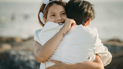 Jaadu Ki Jhappi: The Healing Power Of A Simple Hug