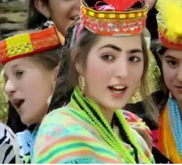 Reportedly, the Hunza women have a long lifespan, which can extend more than 150 years. Earlier, an incident was named in Abdul Mobat turned up at London’s Heathrow Airport in 1984, whose passport allegedly mentioned his year of birth as 1832, making him 152 years old.