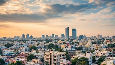 The post quickly gained traction, with Reddit users offering a mix of financial advice and personal experiences. (Image: AI)