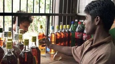 Under the new excise policy, the quota for local liquor shops in urban areas will be reduced.