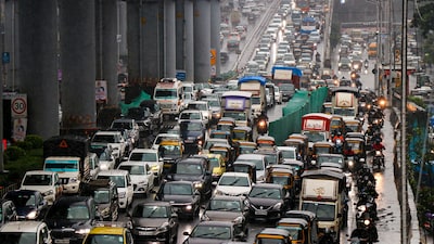 The proposed flyover is expected to ease congestion by up to 30 minutes for travellers between south Mumbai and the suburban areas. (PTI/File)