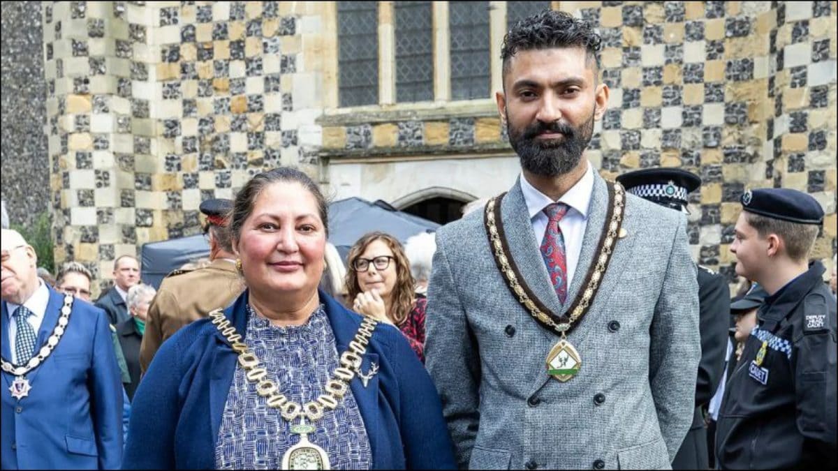 Pakistani-Origin Ex-UK Mayor 'Assisted' Rape-Accused Son In Urdu To Hide Sexual Assault Video