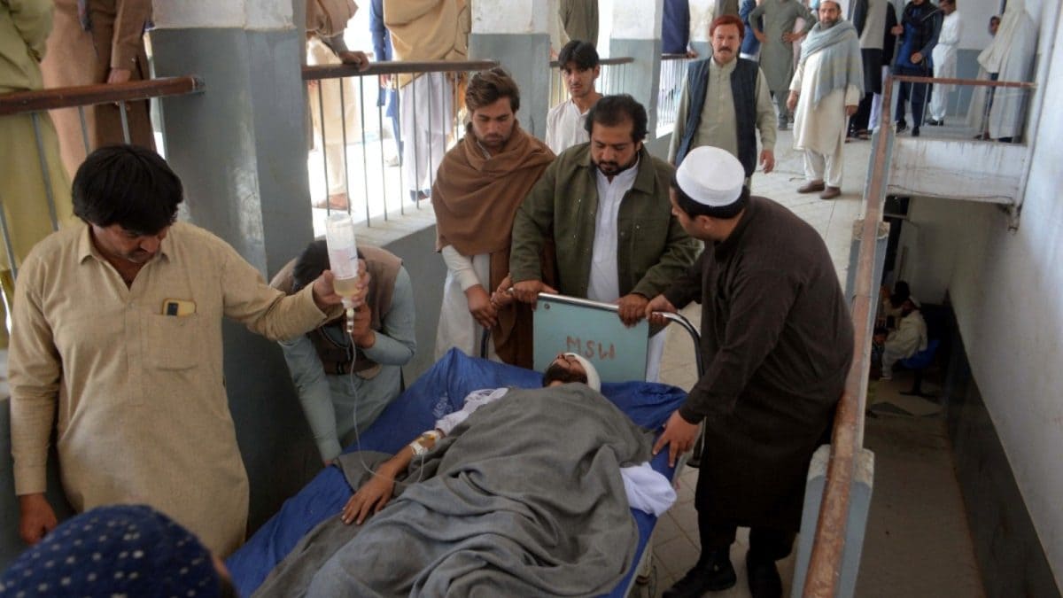 17 Killed As Militant Attacks Target Checkpoints, Police Stations In Northwest Pakistan
