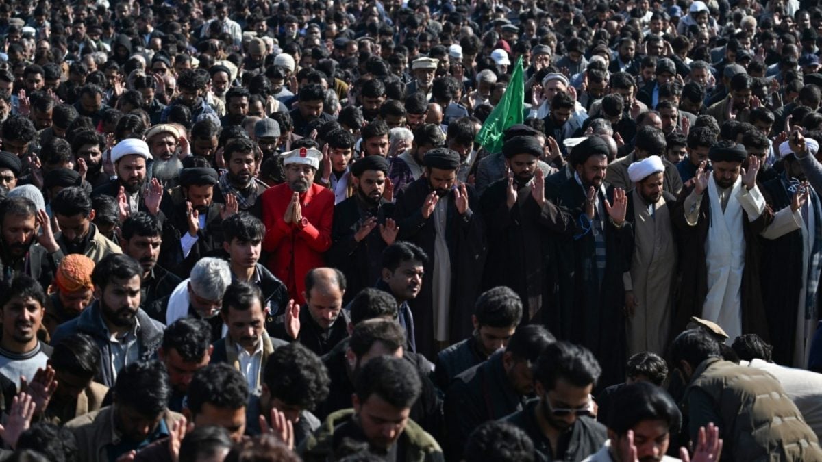 ISIS Claims Responsibility For Suicide Blast At Pakistan Mosque That Killed 31