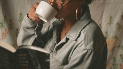 Comparing Coffee and Hot Chocolate for Your Morning Energy Needs