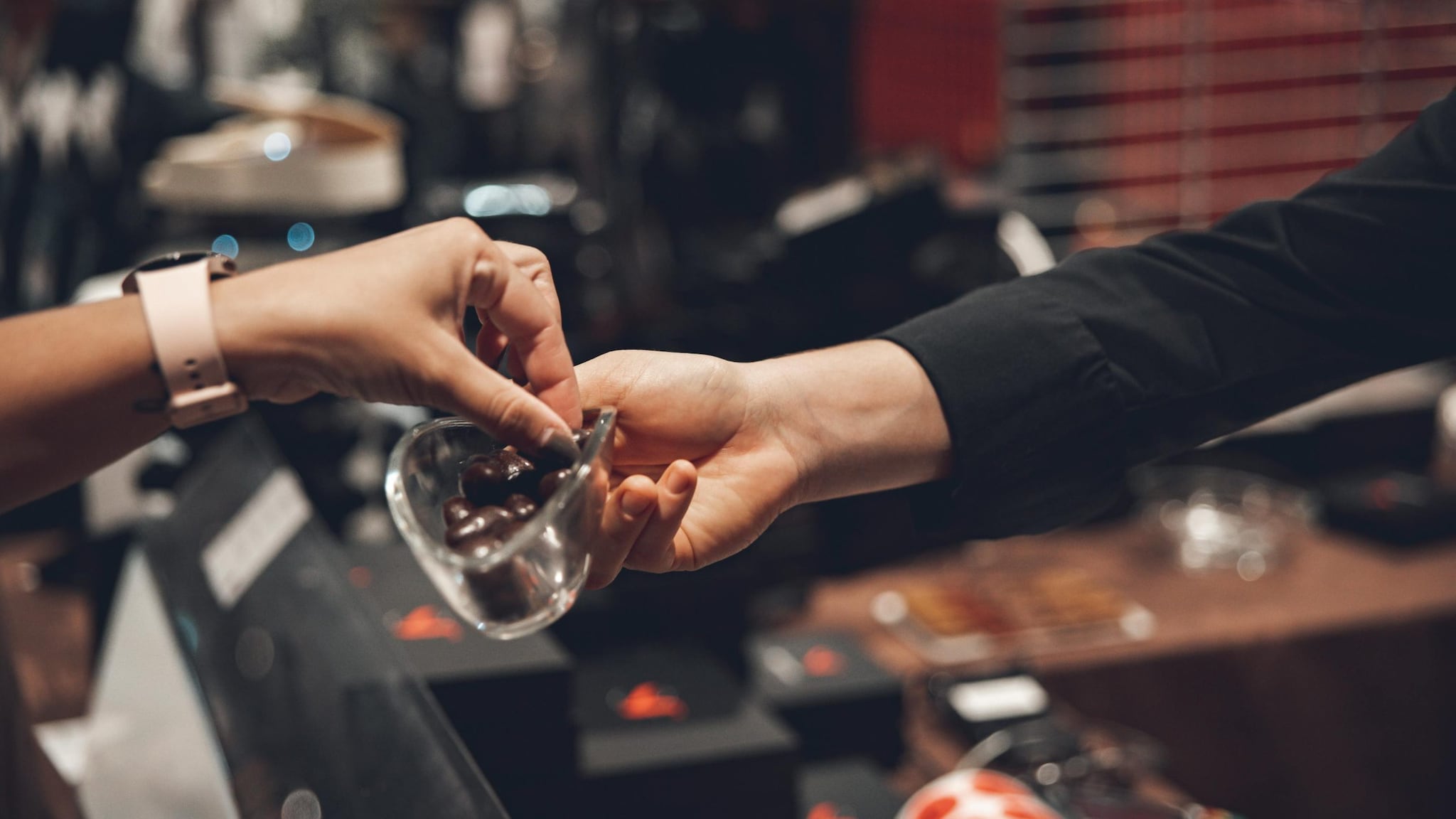 As tourism flourished, Ooty’s chocolates became a must-buy souvenir, especially for visitors from South India. Unlike mass-produced sweets, these treats stood out for their richness and variety—nut-filled bars, fruit, rum, and dark chocolate blends. The nickname “Chocolate Town” stuck, as nearly every visitor left with at least one box. As tourism flourished, Ooty’s chocolates became a must-buy souvenir, especially for visitors from South India. Unlike mass-produced sweets, these treats stood out for their richness and variety—nut-filled bars, fruit, rum, and dark chocolate blends. The nickname “Chocolate Town” stuck, as nearly every visitor left with at least one box.