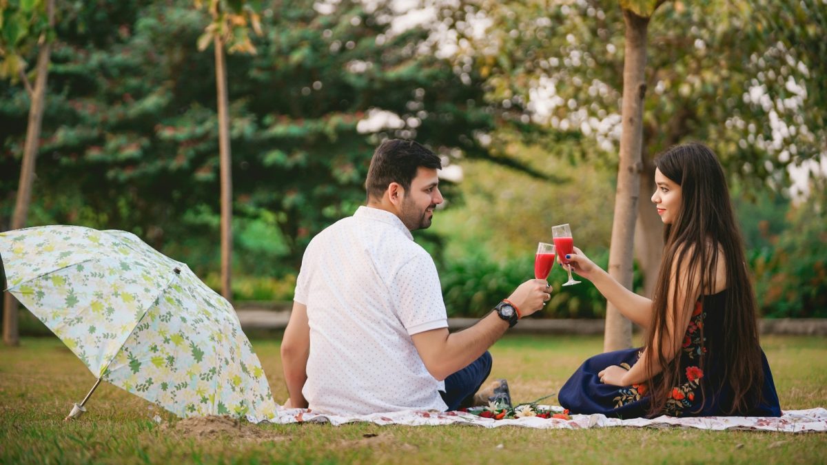 Finding Frequency In Online Dating: Why ‘Vibe’ Is A Misunderstood Gen Z Dating Term