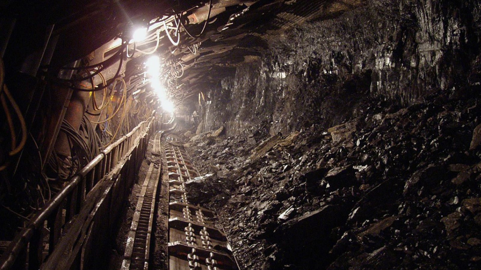 How Deep Is Metal World’s Deepest Mine, Takes 3 Hours To Reach, Can Fit 10 Empire State ...