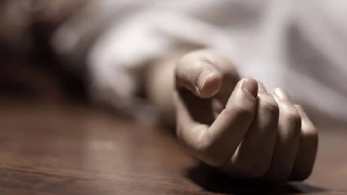 Two Killed After Speeding Car Crashes Into Divider In Gujarat’s Jetpur