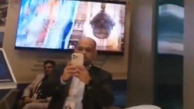 Outrage After Video Shows Saudi Man Mocking Indian Exhibitor Over Religion (Screengrab from the viral video)