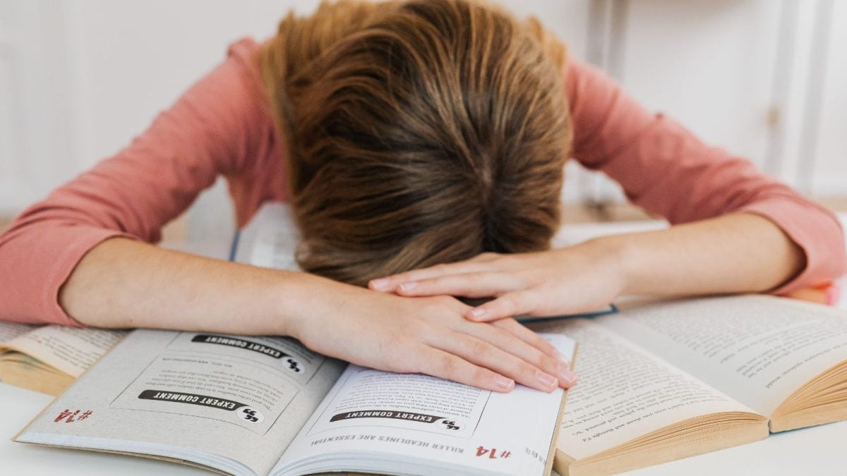Drunk Father Burns Daughter’s Schoolbooks, Police Buy Her A New Set