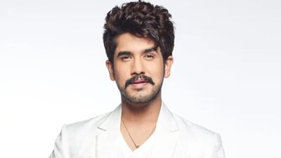 Suyyash was a part of Bigg Boss 9.