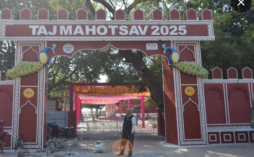 You can book tickets in person in the ticket’s windows stationed at the entry gates.